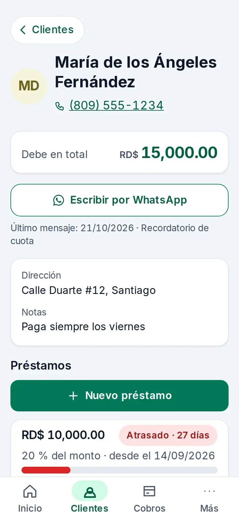 Ficha de un cliente con lo que debe en total, el botón de WhatsApp y sus préstamos